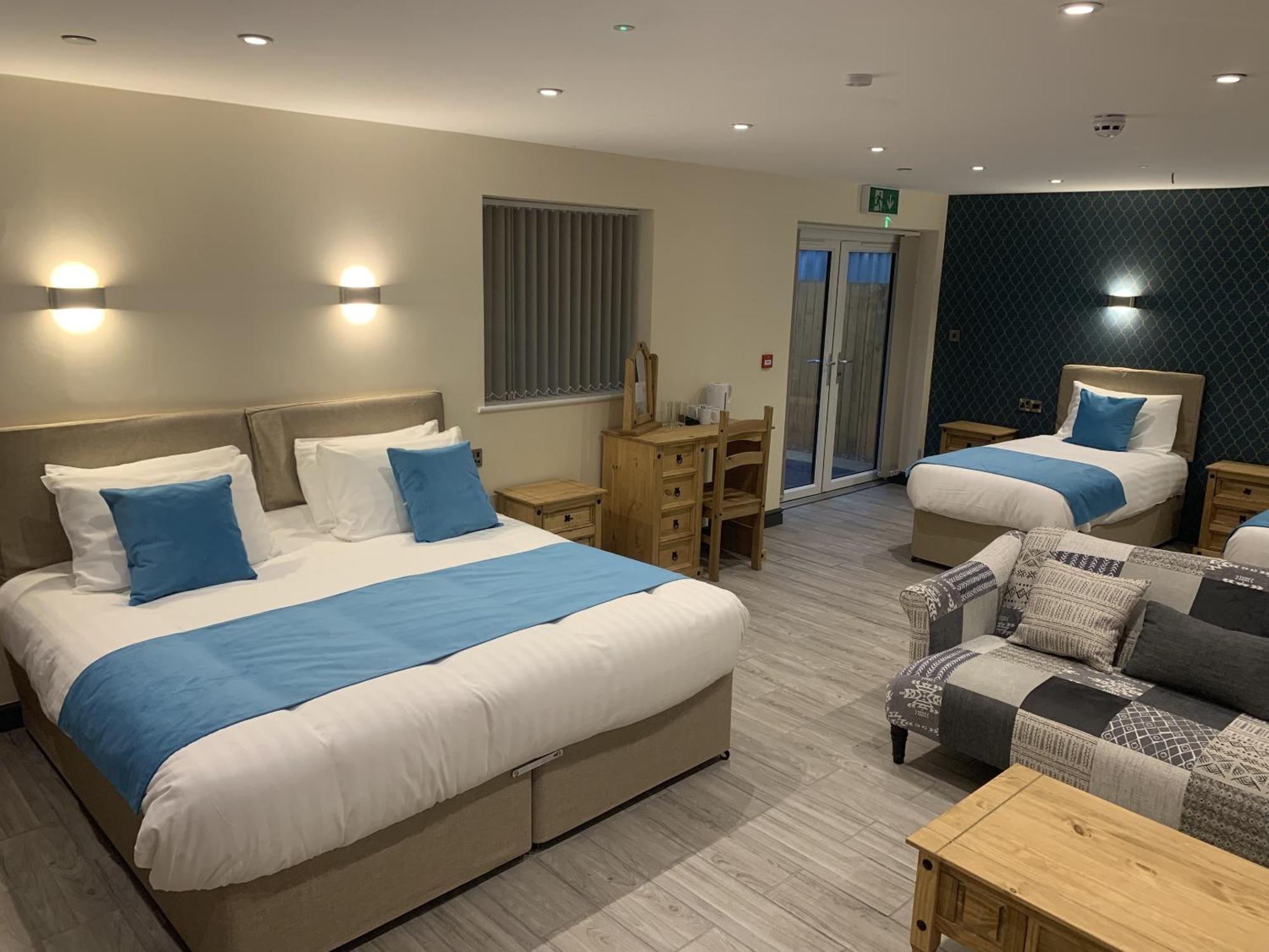 Barmouth Beach Club Room photo